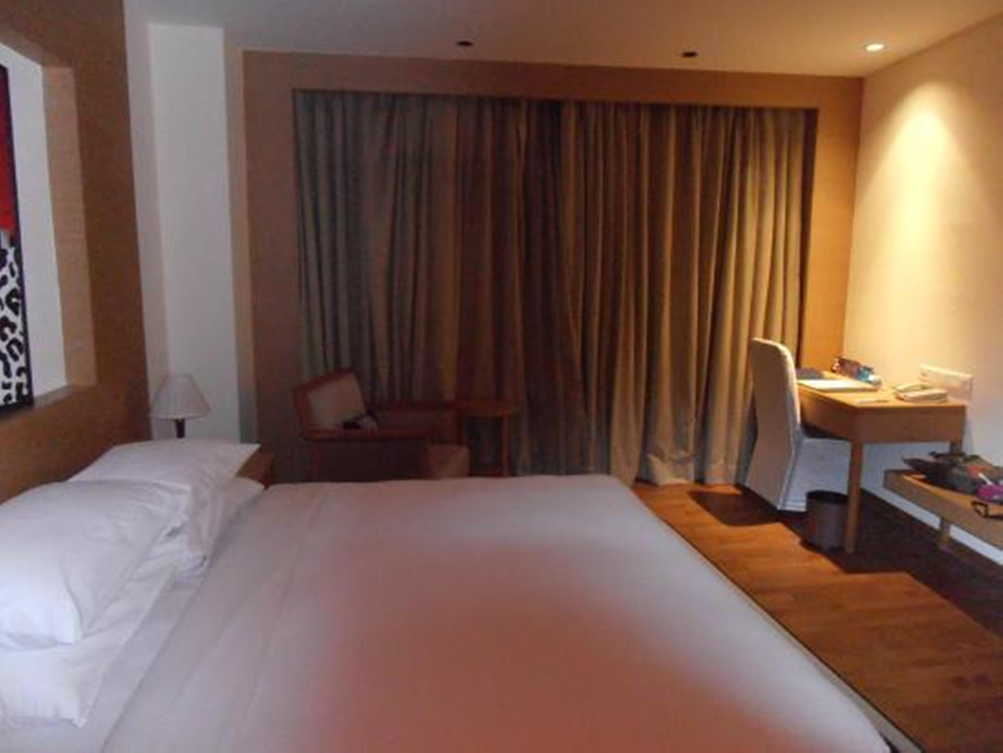 Radisson Blu Hotel New Delhi Dwarka Екстер'єр фото A room at the hotel