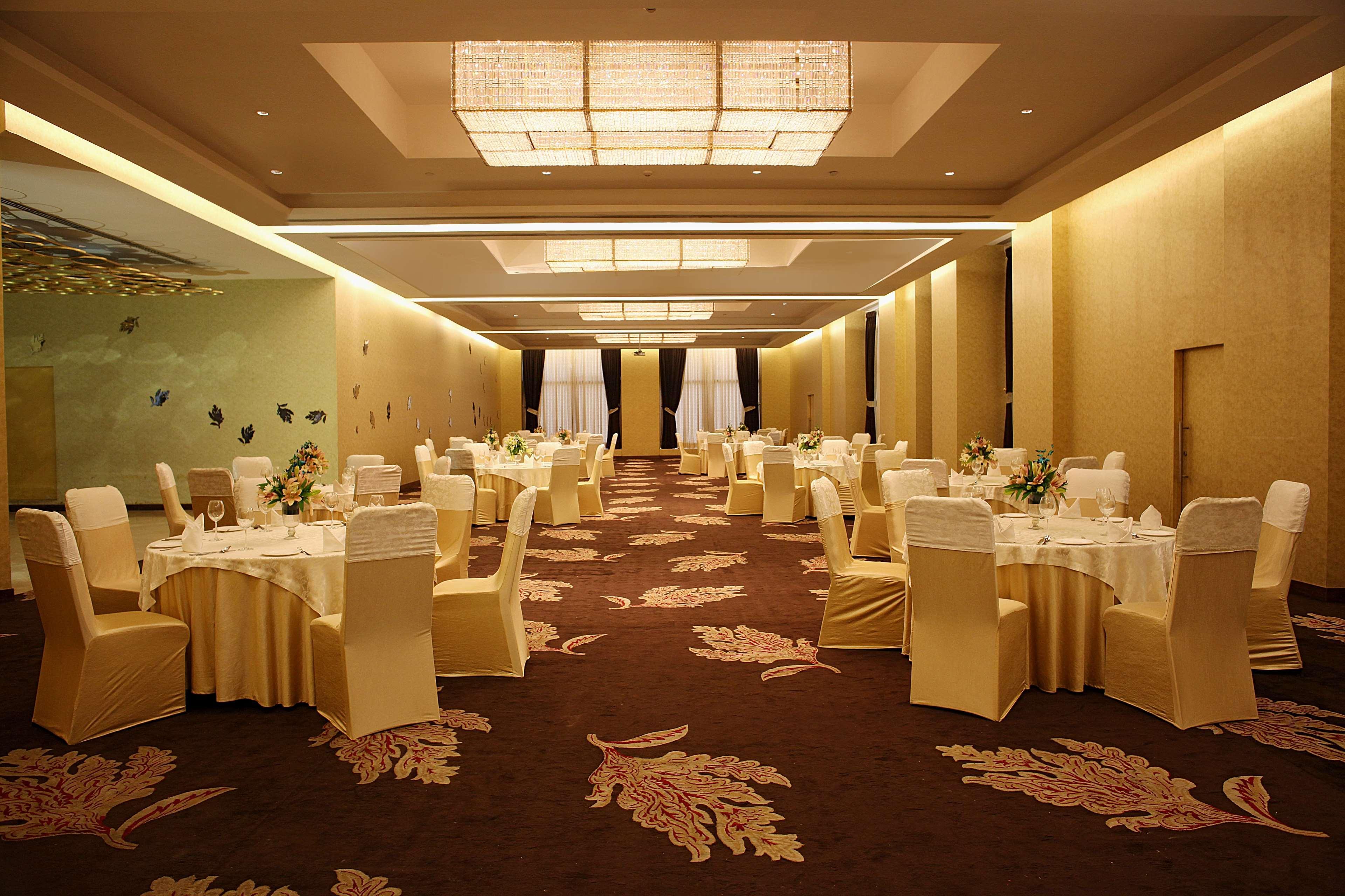 Radisson Blu Hotel New Delhi Dwarka Екстер'єр фото The ballroom