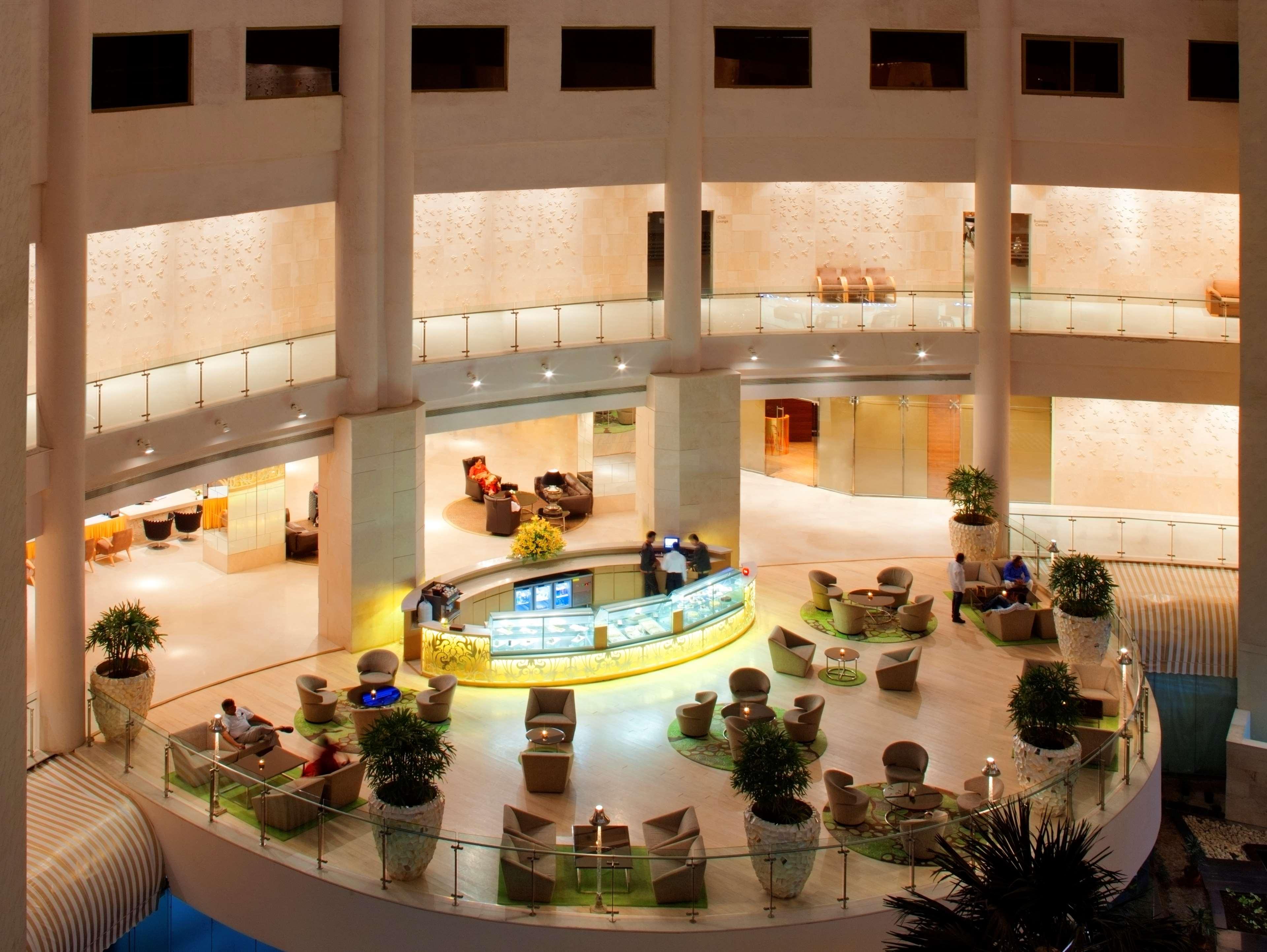 Radisson Blu Hotel New Delhi Dwarka Екстер'єр фото The lobby of the hotel