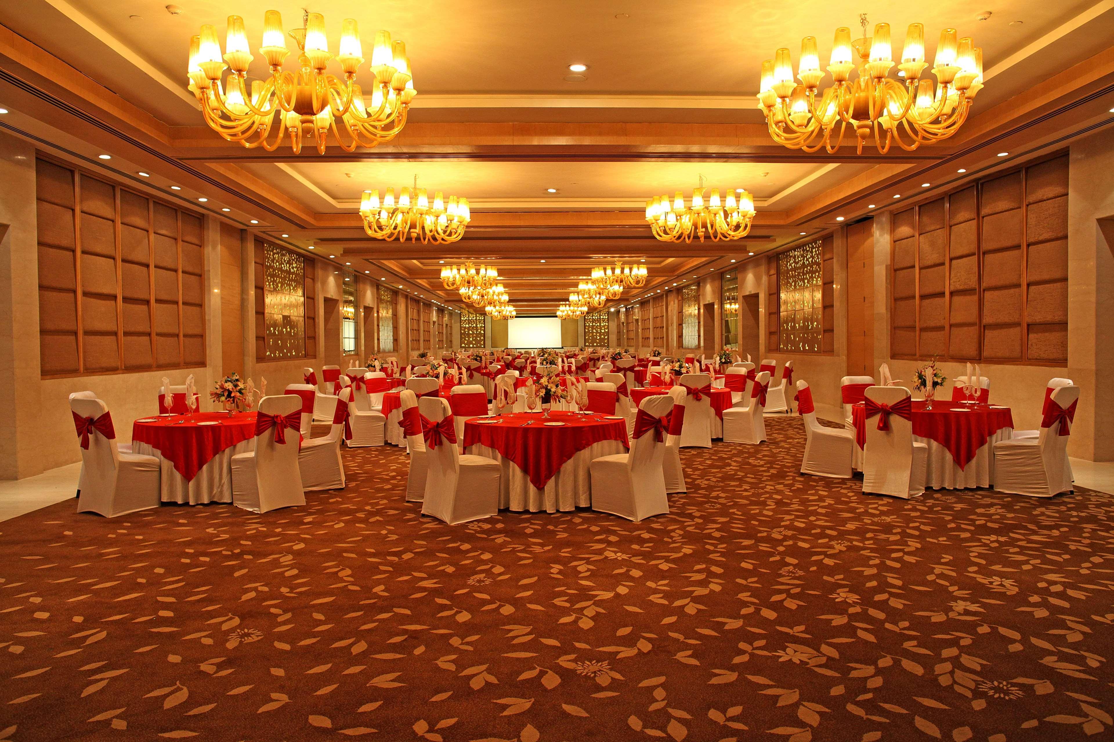 Radisson Blu Hotel New Delhi Dwarka Екстер'єр фото The Grand Ballroom
