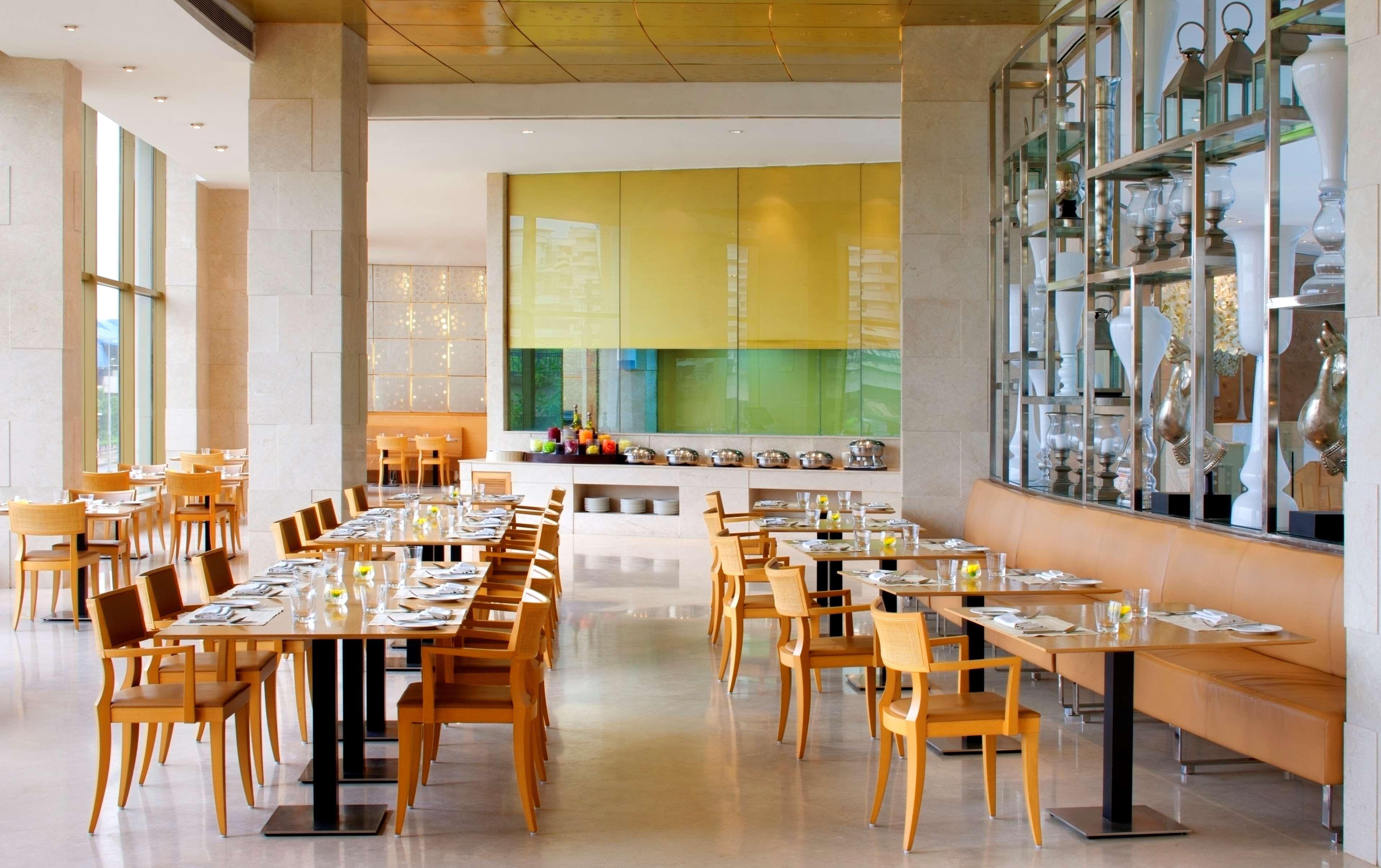 Radisson Blu Hotel New Delhi Dwarka Ресторан фото The Park, Hyderabad