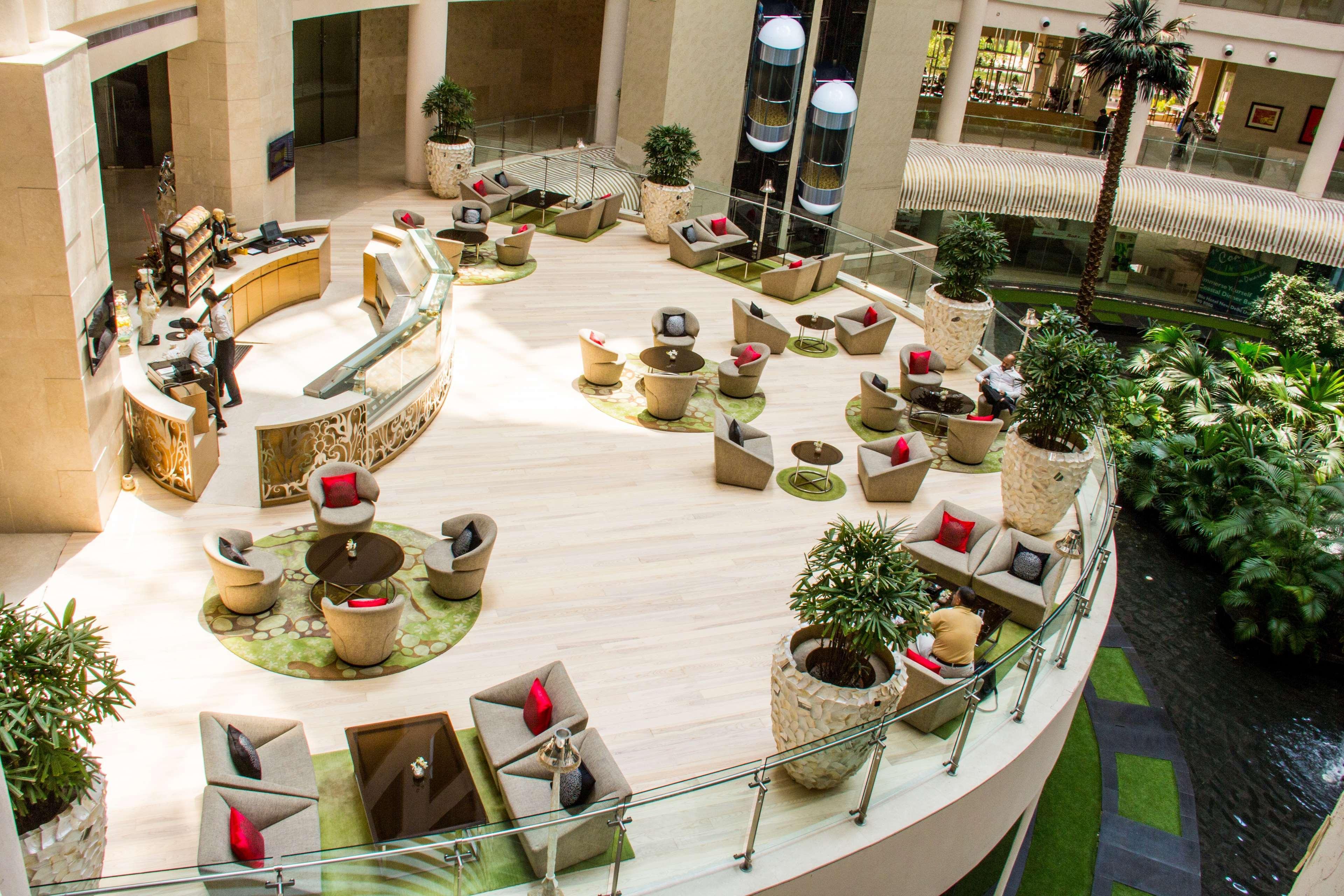 Radisson Blu Hotel New Delhi Dwarka Екстер'єр фото The lobby of the hotel