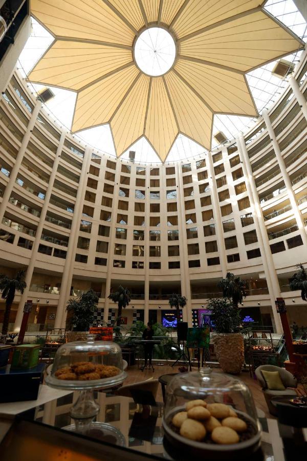 Radisson Blu Hotel New Delhi Dwarka Екстер'єр фото The interior of the hotel