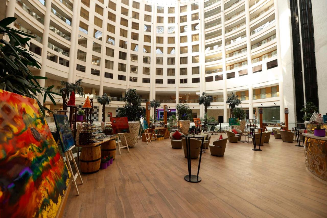 Radisson Blu Hotel New Delhi Dwarka Екстер'єр фото The lobby of the hotel