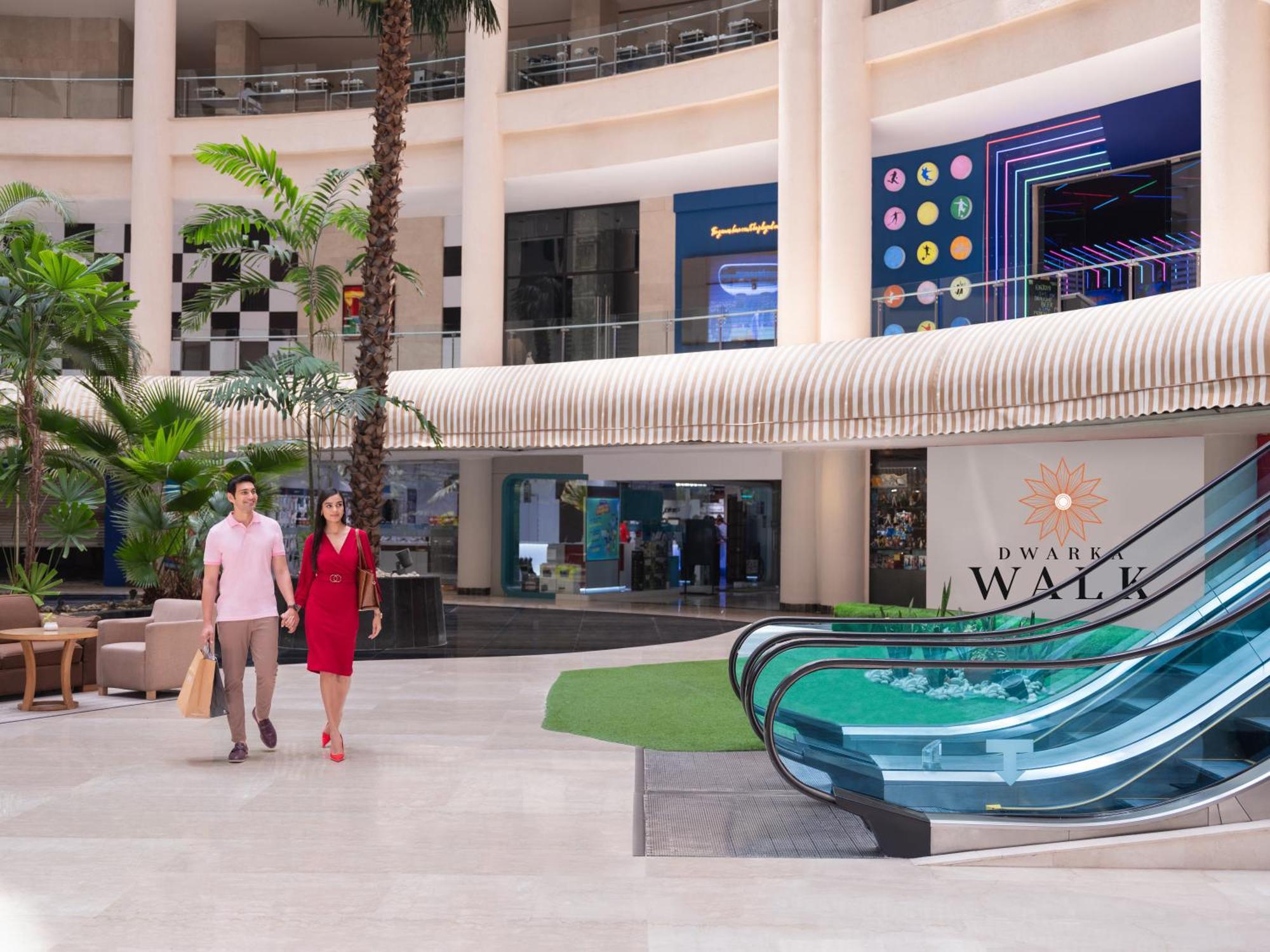 Radisson Blu Hotel New Delhi Dwarka Екстер'єр фото The Walk