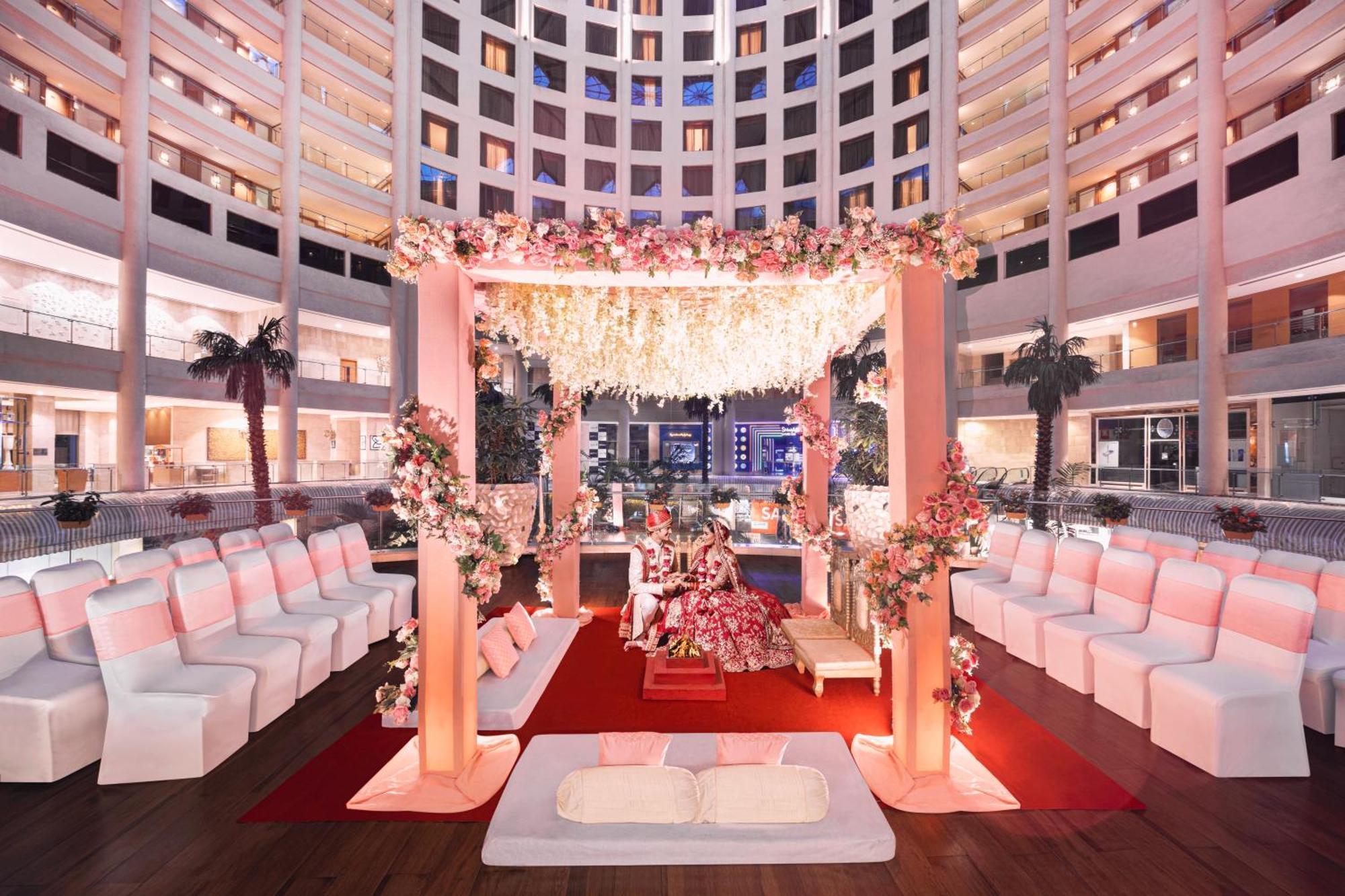 Radisson Blu Hotel New Delhi Dwarka Екстер'єр фото The Grand Ballroom