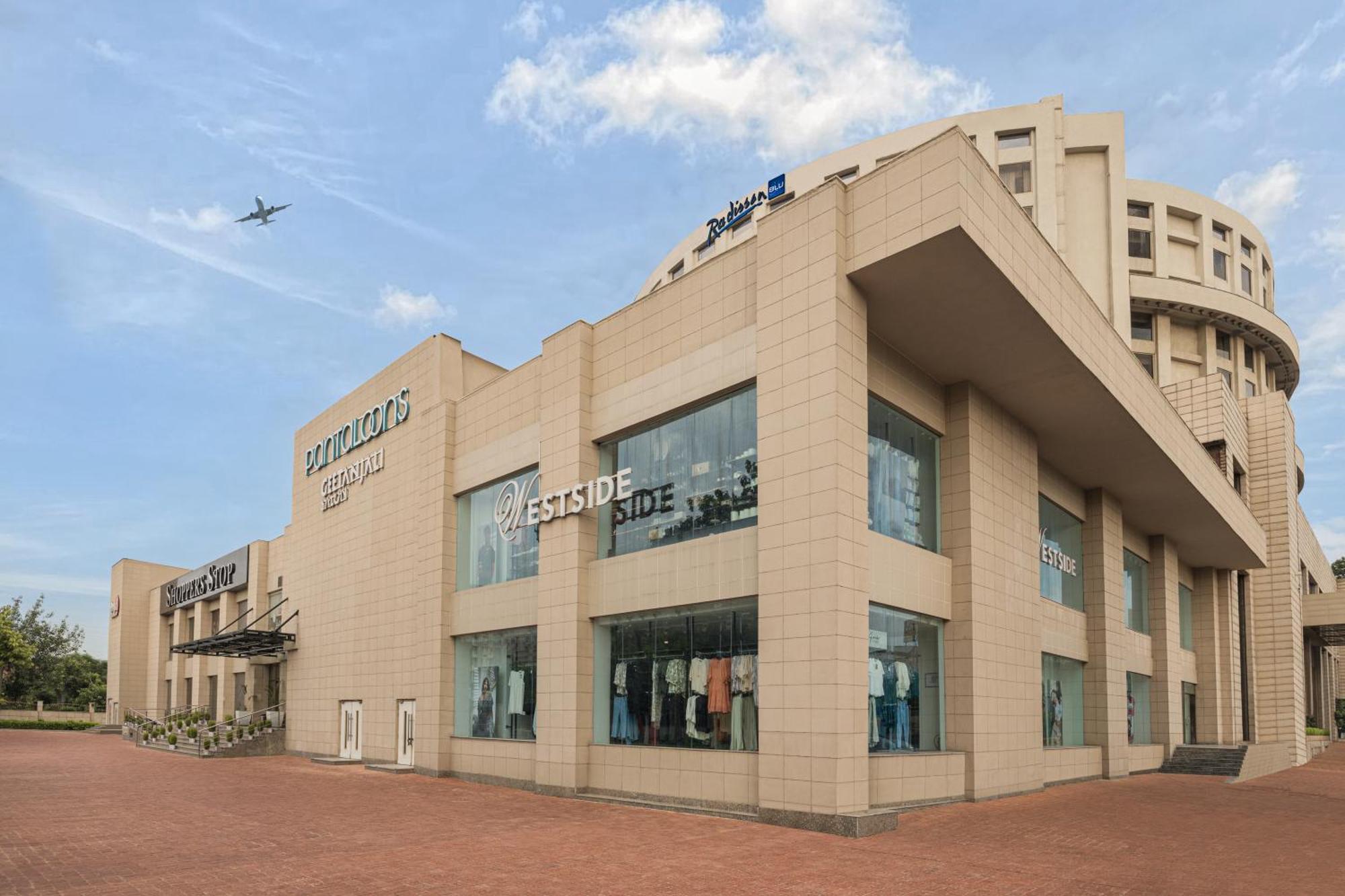 Radisson Blu Hotel New Delhi Dwarka Екстер'єр фото Westside, a lifestyle retail store in India