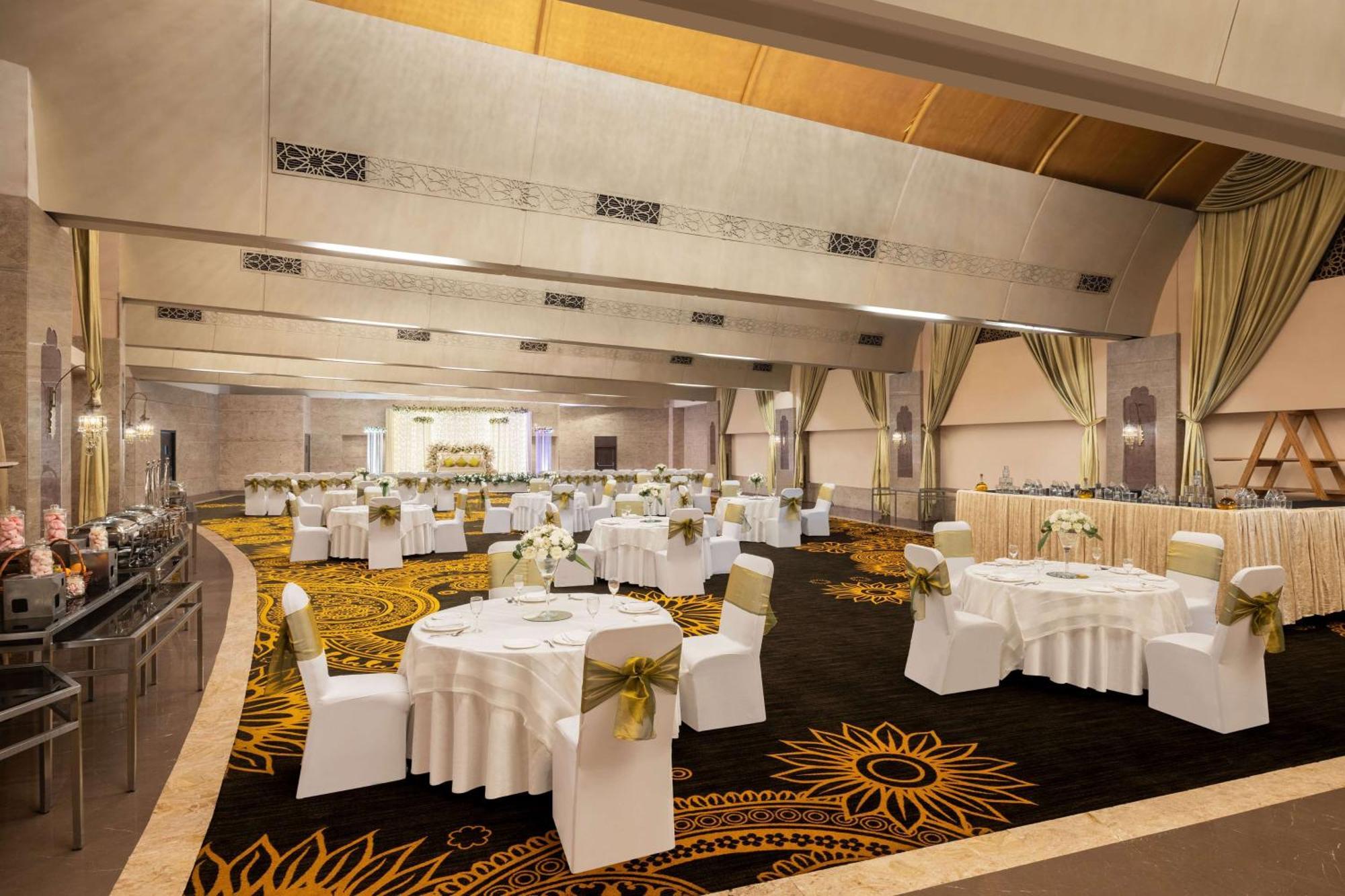 Radisson Blu Hotel New Delhi Dwarka Екстер'єр фото The Grand Ballroom