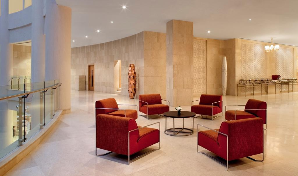 Radisson Blu Hotel New Delhi Dwarka Екстер'єр фото The interior of the hotel